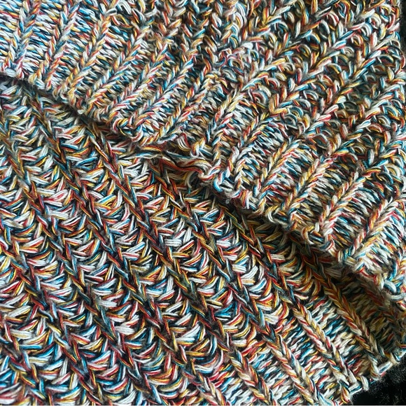 Express Multicolor Knit Keyhole Back Sweater - Picture 4 of 7